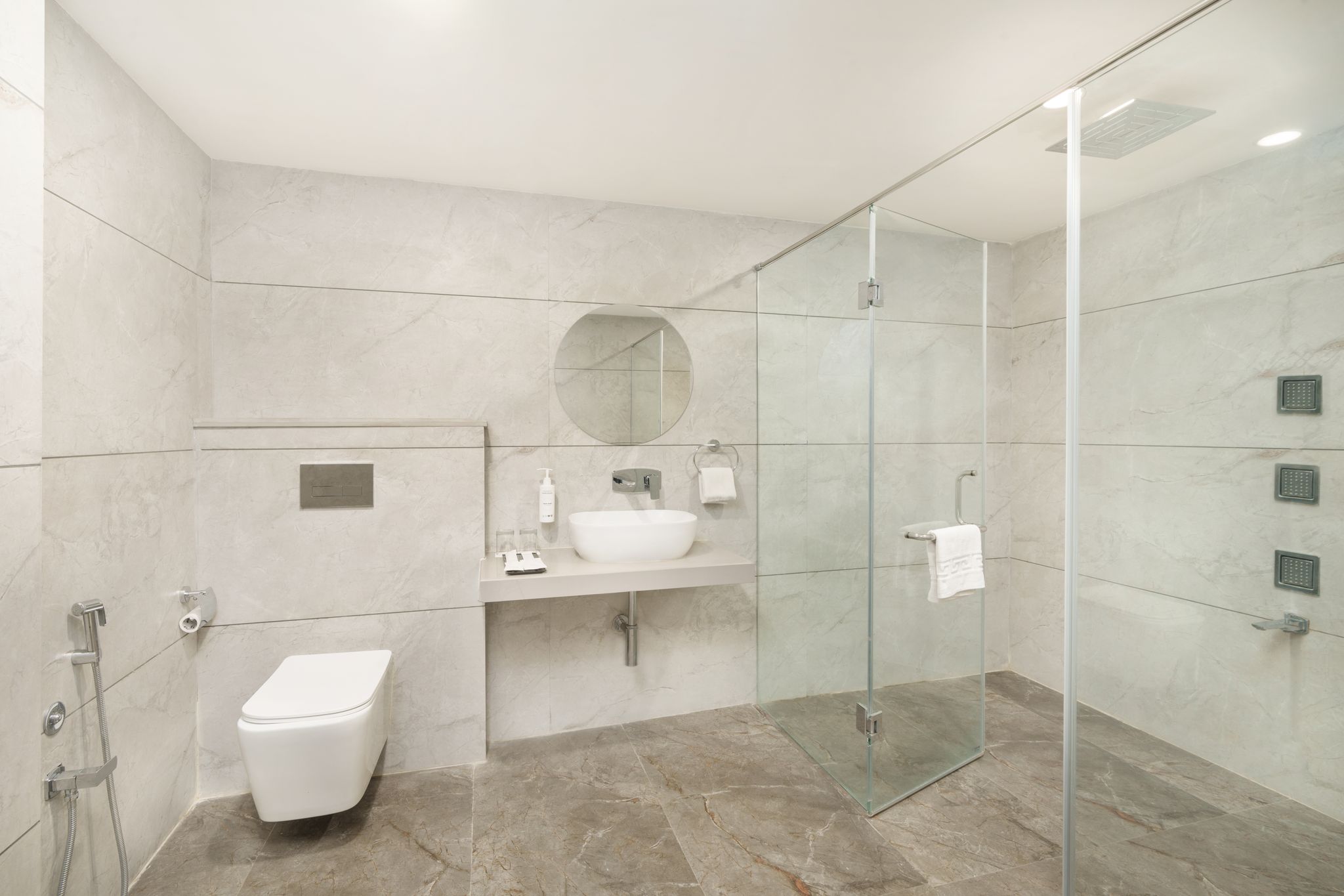 Suite Room - Statue View with Balcony