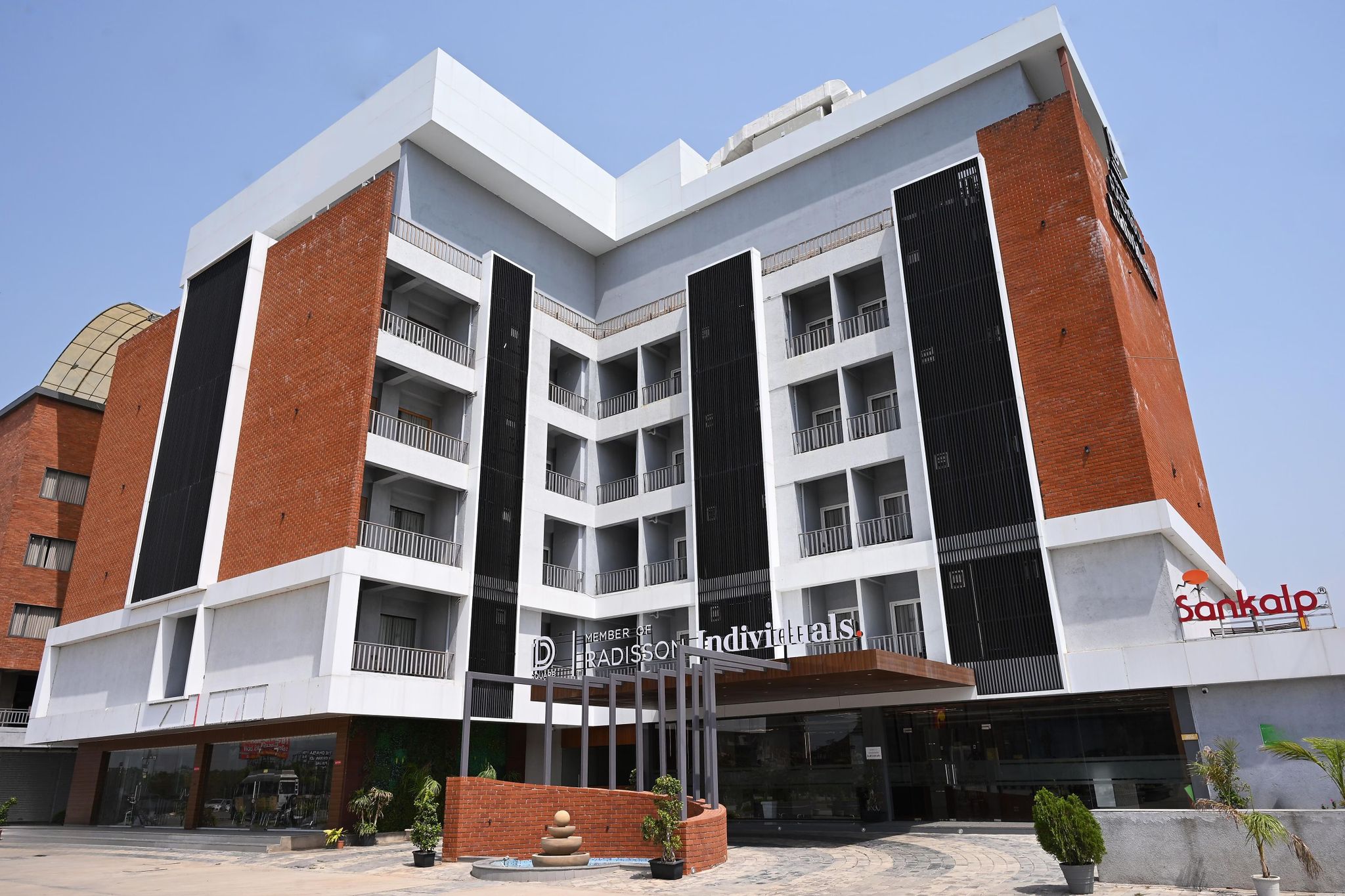 undefined D Square Statue Of Unity Kevadia, A Member of Radisson Individuals