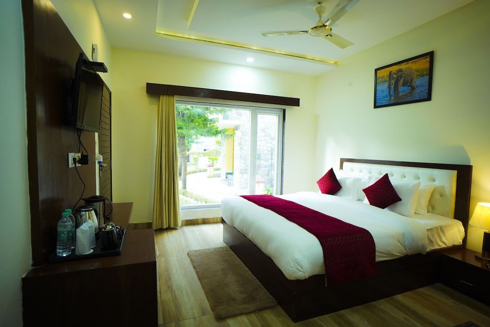 Mango Bloom River Resort The Pine Room 4