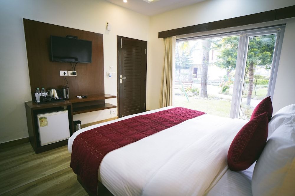 Mango Bloom River Resort The Pine Room 2