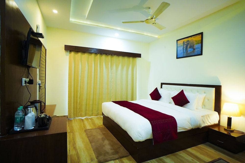 Mango Bloom River Resort The Pine Room