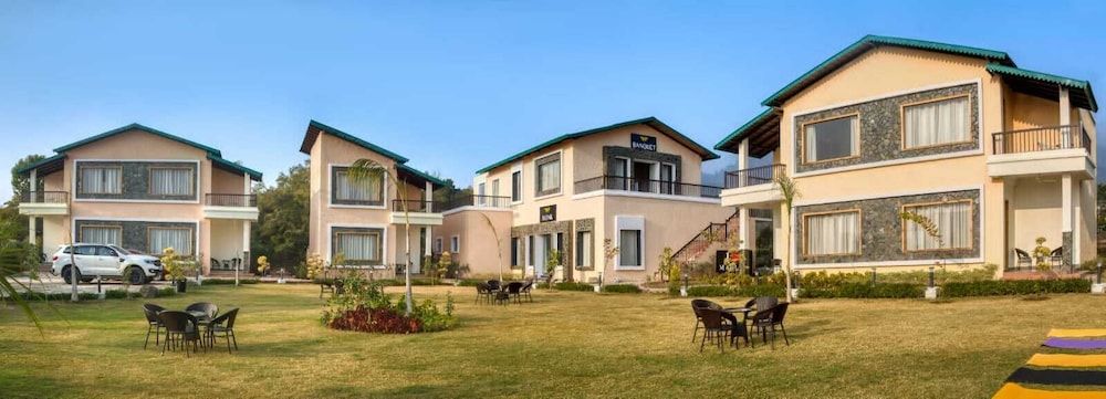 undefined MAULIK RETREAT