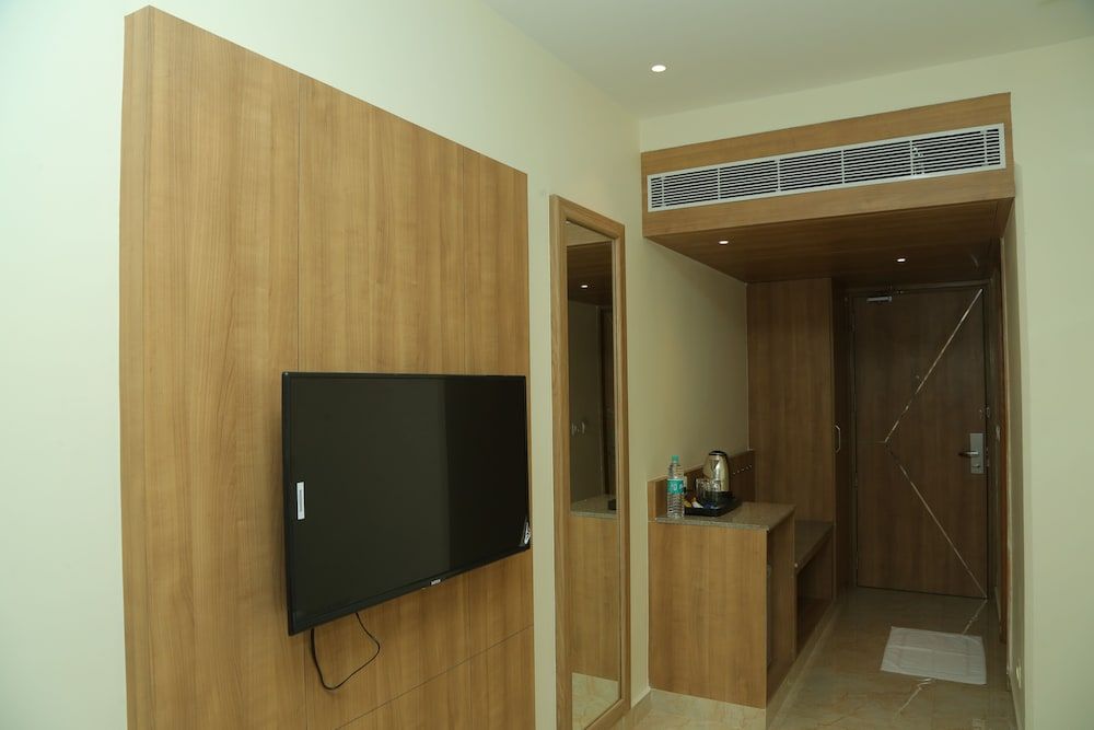 Misty Ocean-A Bergamont Group of Hotels Premium Room 8
