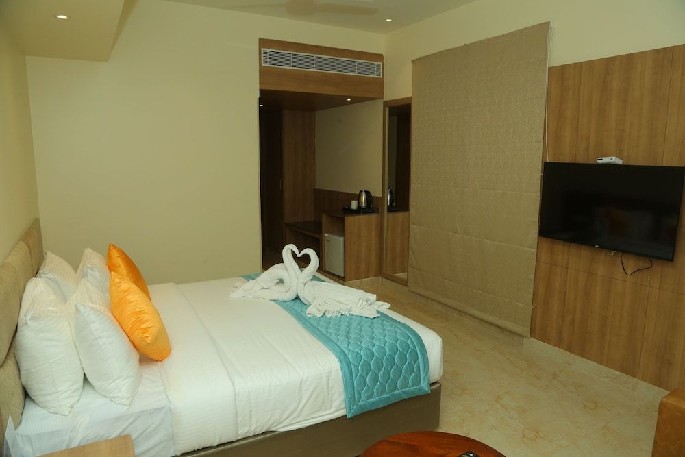 Misty Ocean - A Bergamont Group of Hotels Luxury Room 2