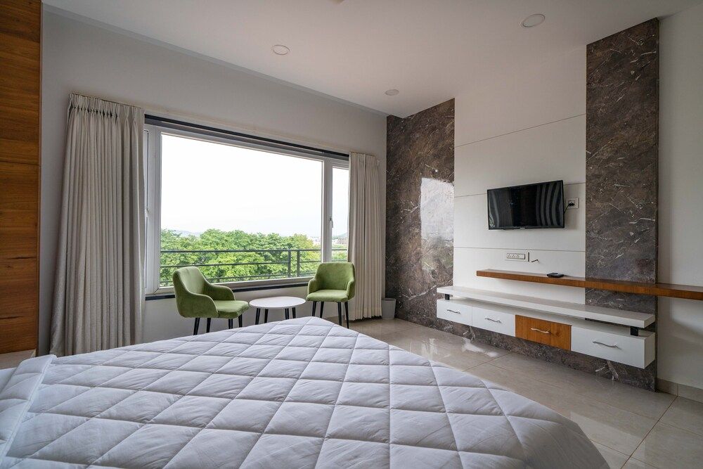 Hylife Hotel and Convention Premium Room 13