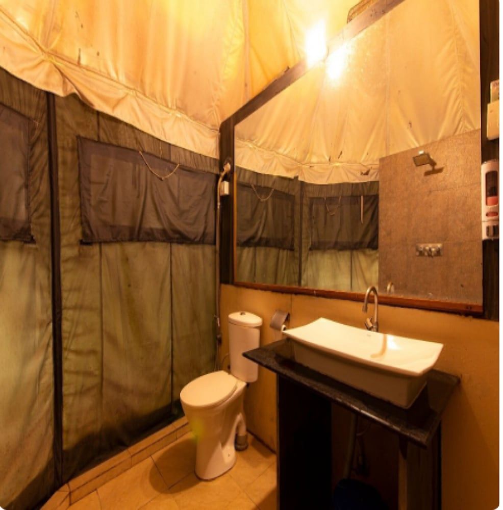 Century Resorts Royal Tent 3