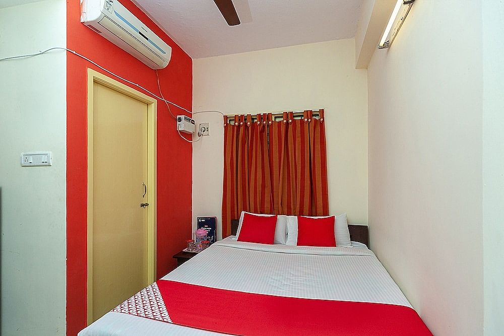 OYO 26936 Adhithya Inn Double Room, 1 Double Bed 4