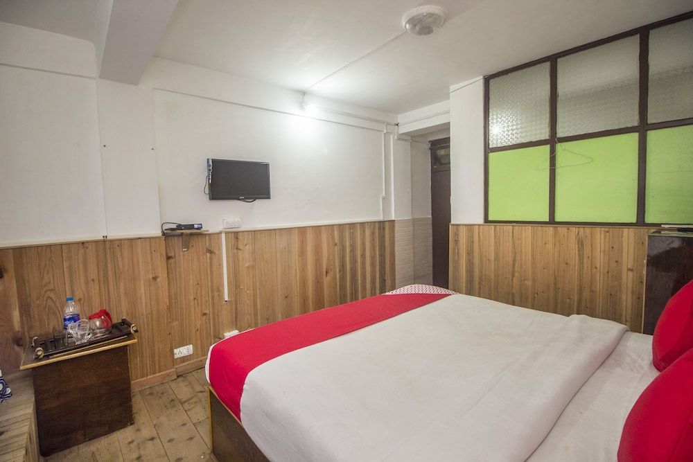 OYO 6519 Batasia Loop Standard Room 5
