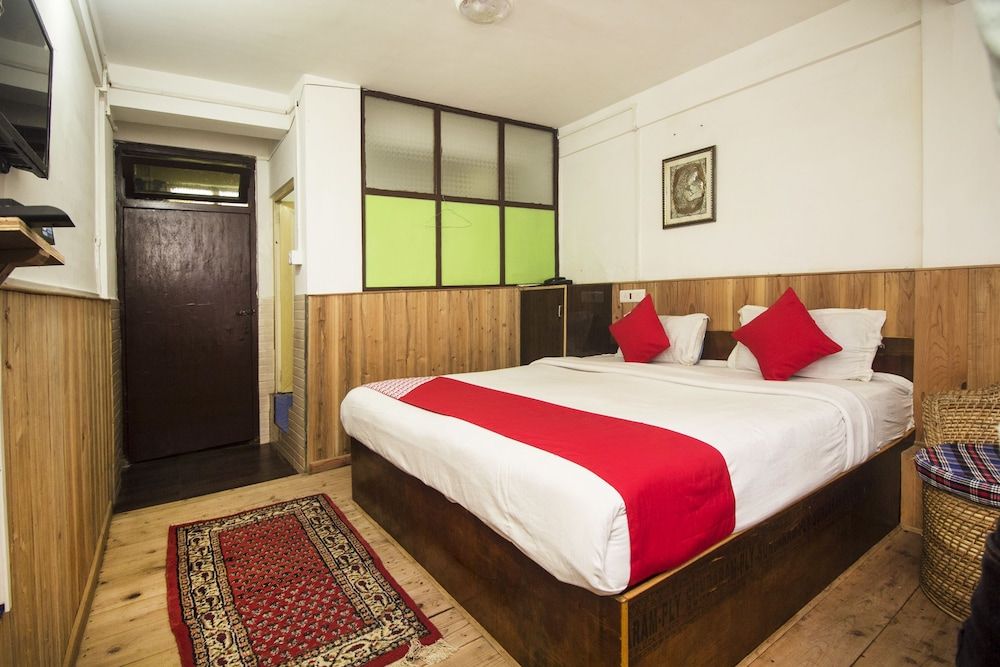 OYO 6519 Batasia Loop Standard Room 6