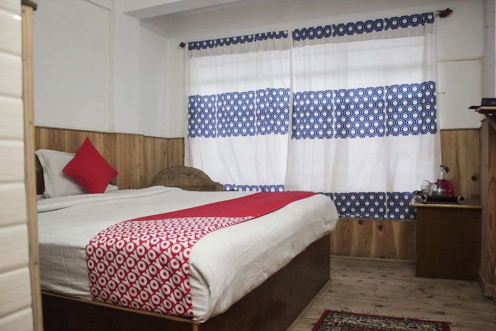 OYO 6519 Batasia Loop Standard Room 10