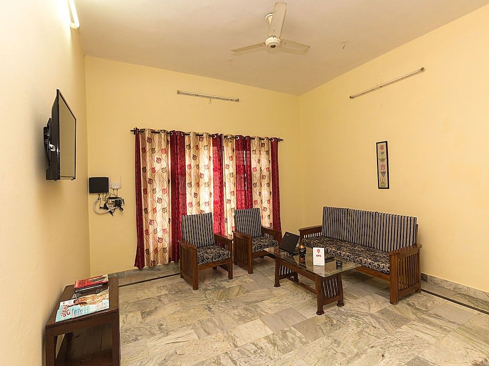 undefined OYO 16652 Home Spacious 2BHK Villa Ram Nagar 10