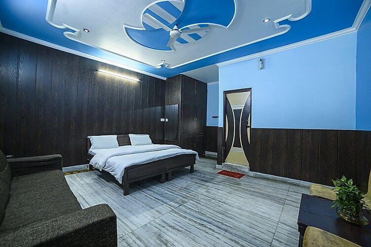 Hotel Royal Palace Standard Non AC Room With Free Wifi