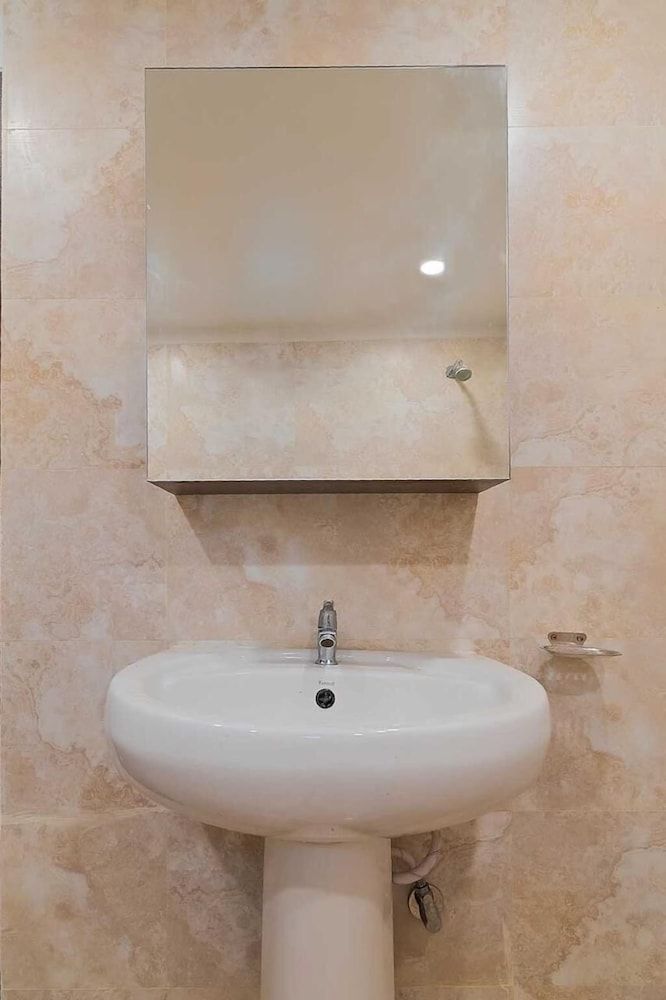 undefined Royal Vista 8