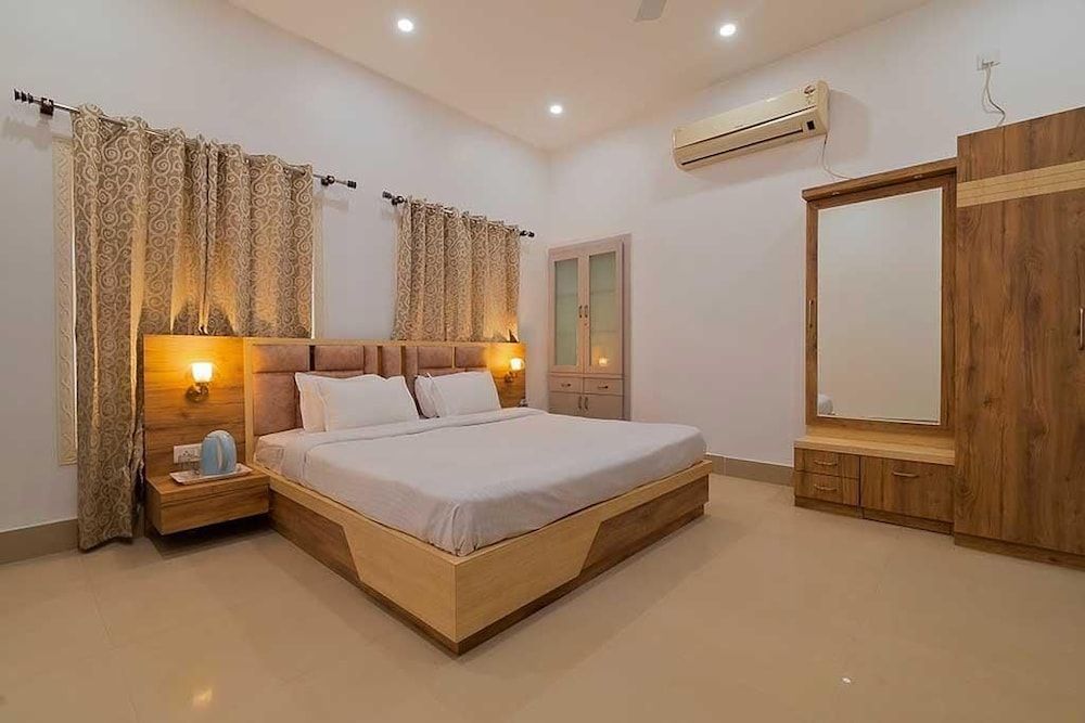 undefined Royal Vista 5