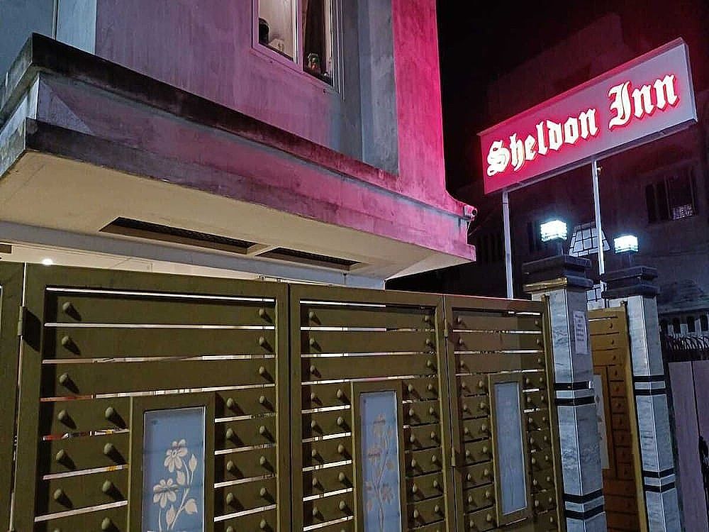 undefined Hotel Sheldon Inn 5