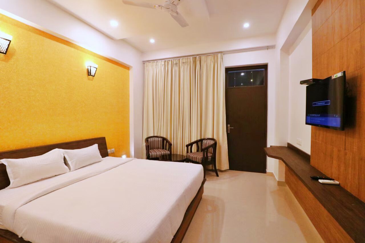 undefined Genx Crecent Lucknow By 1589 4