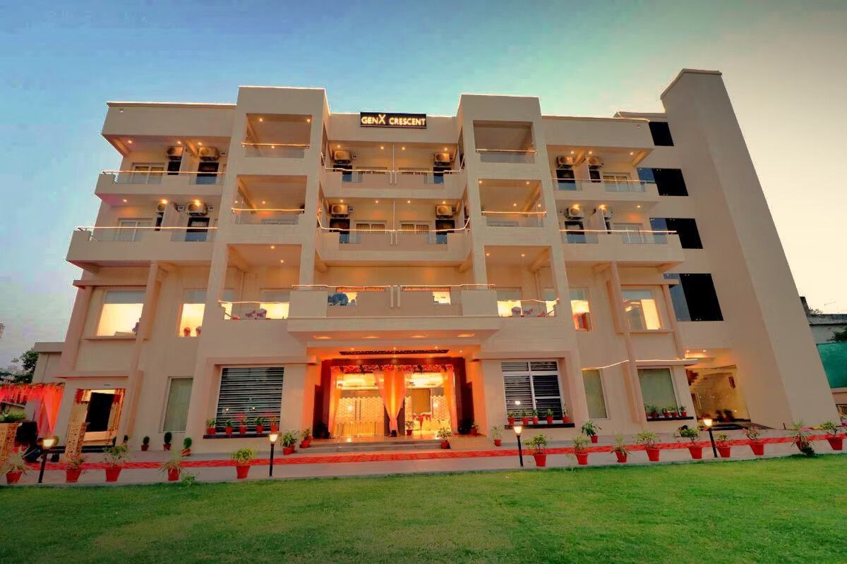 undefined Genx Crecent Lucknow By 1589