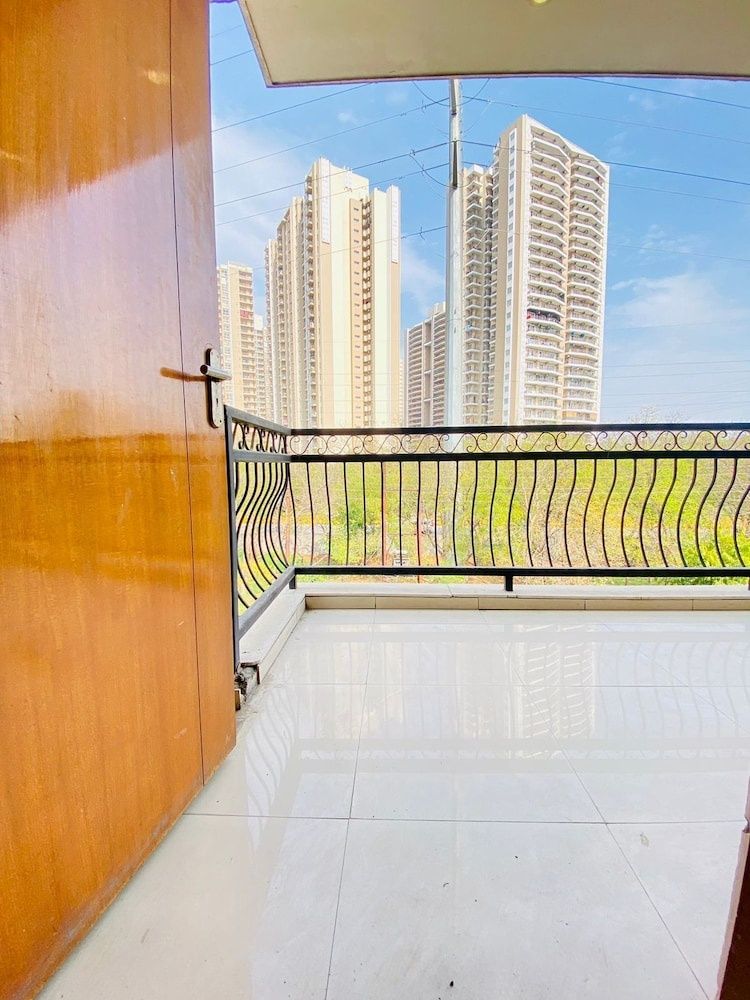 Hotel Radient Casa Deluxe Room 6