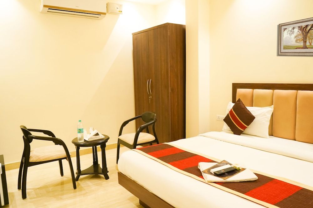 Roomshala 024 Luxury Stays Sector 12 Family Quadruple Room 2