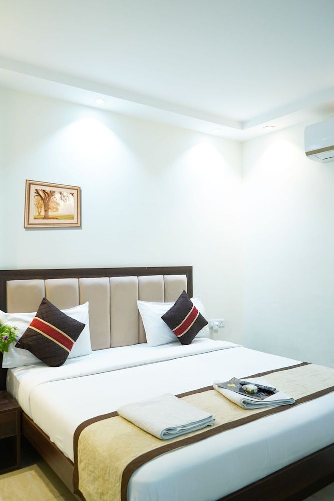 Roomshala 024 Luxury Stays Sector 12 Family Quadruple Room 4