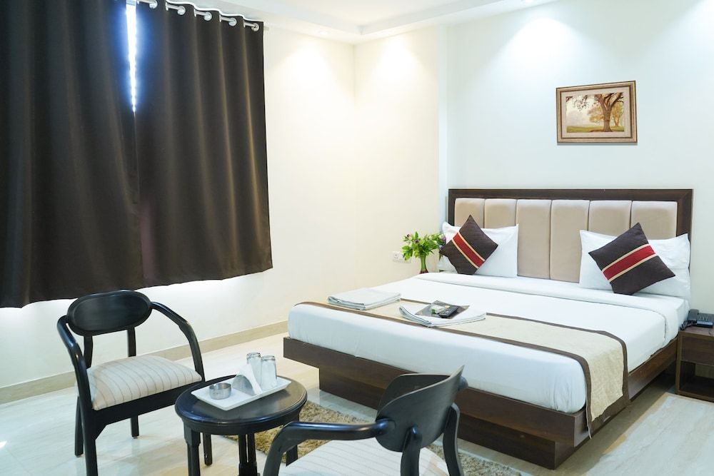 Roomshala 024 Luxury Stays Sector 12 Family Quadruple Room 3