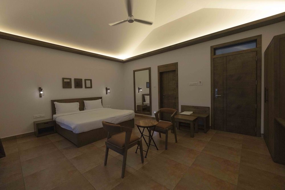 SAMUDRA RESORTS AND SPA Deluxe Room 6