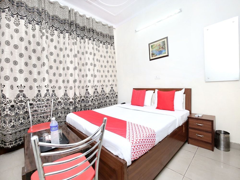 undefined OYO 16735 Gaurav Residency 7