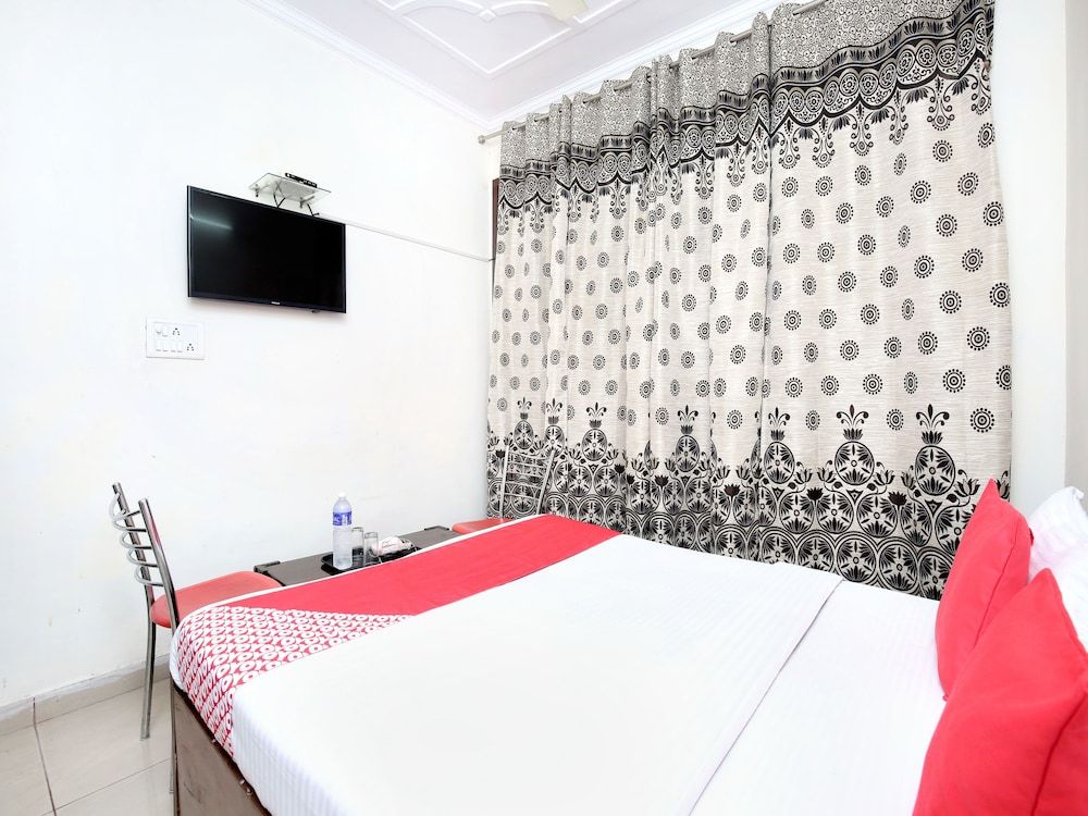 OYO 16735 Gaurav Residency Double or Twin Room 8