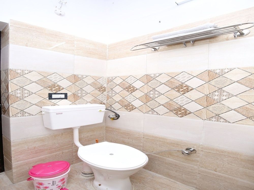 OYO 16735 Gaurav Residency Double or Twin Room 13