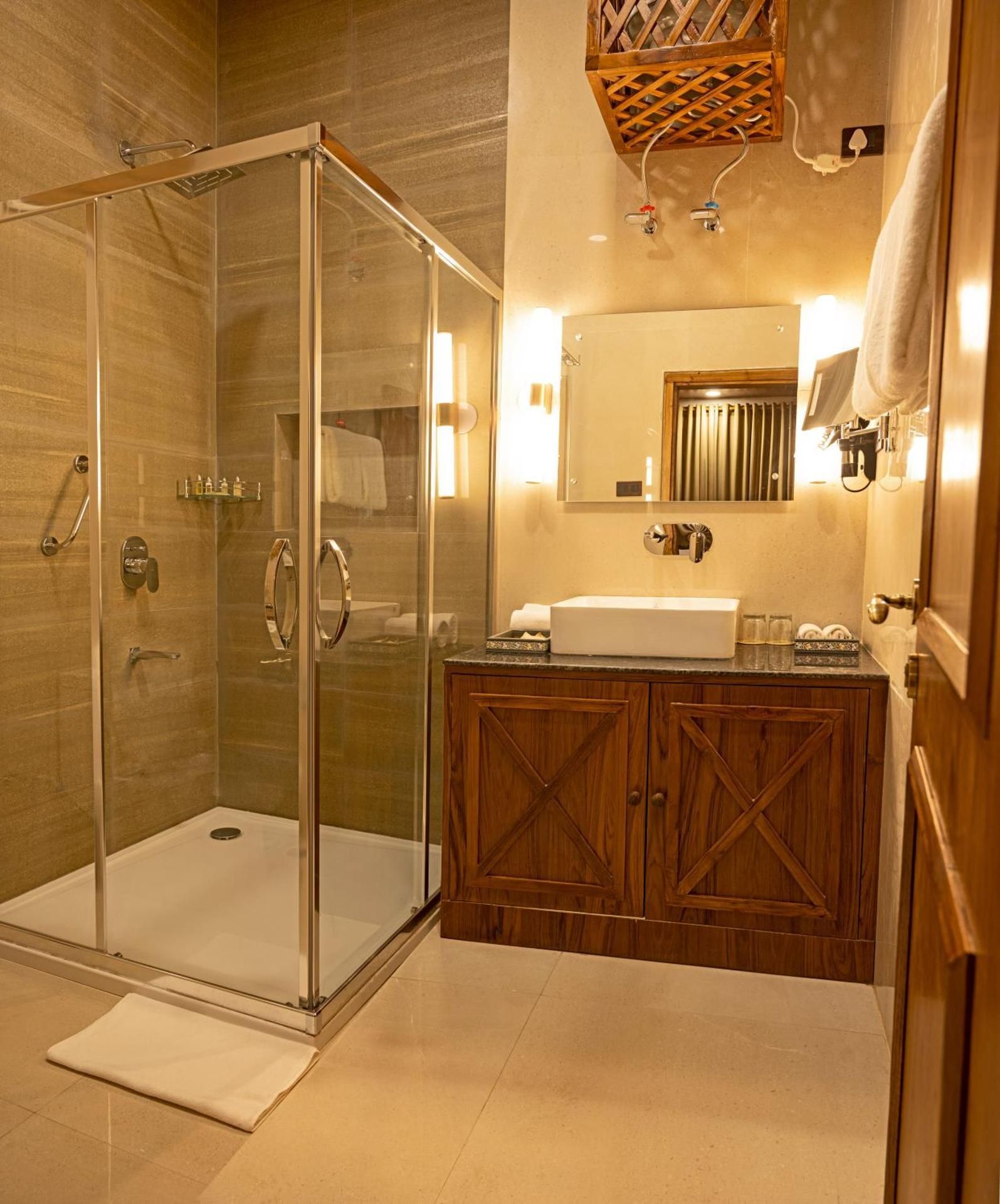 Skyview by Empyrean Mountain View Suite With Complimentary Unlimited Gondola Rides 4