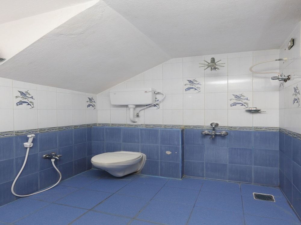 OYO 12785 ART Guest House Double or Twin Room 17