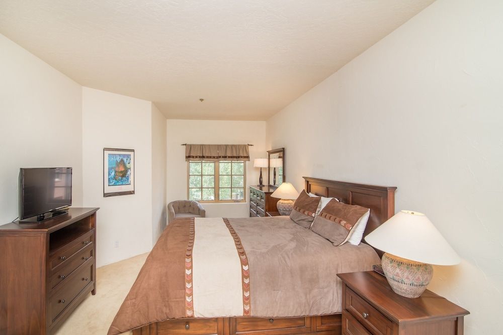 House (2 Bedrooms)