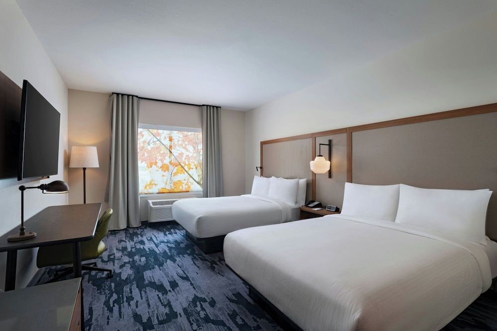 Room, 2 Queen Beds, City View (Hearing Accessible)