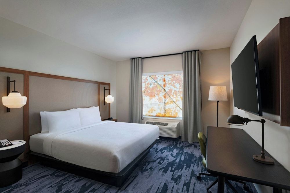 Room, 1 King Bed, Non Smoking, City View