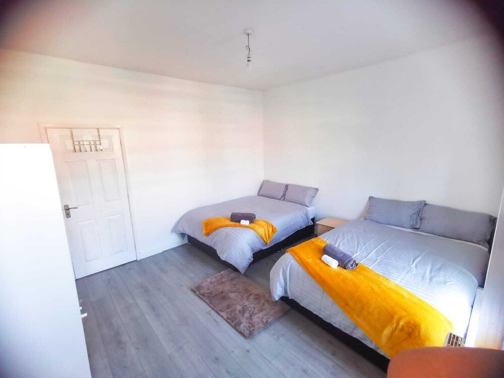 undefined Charming 4-bed House in Manchester 8