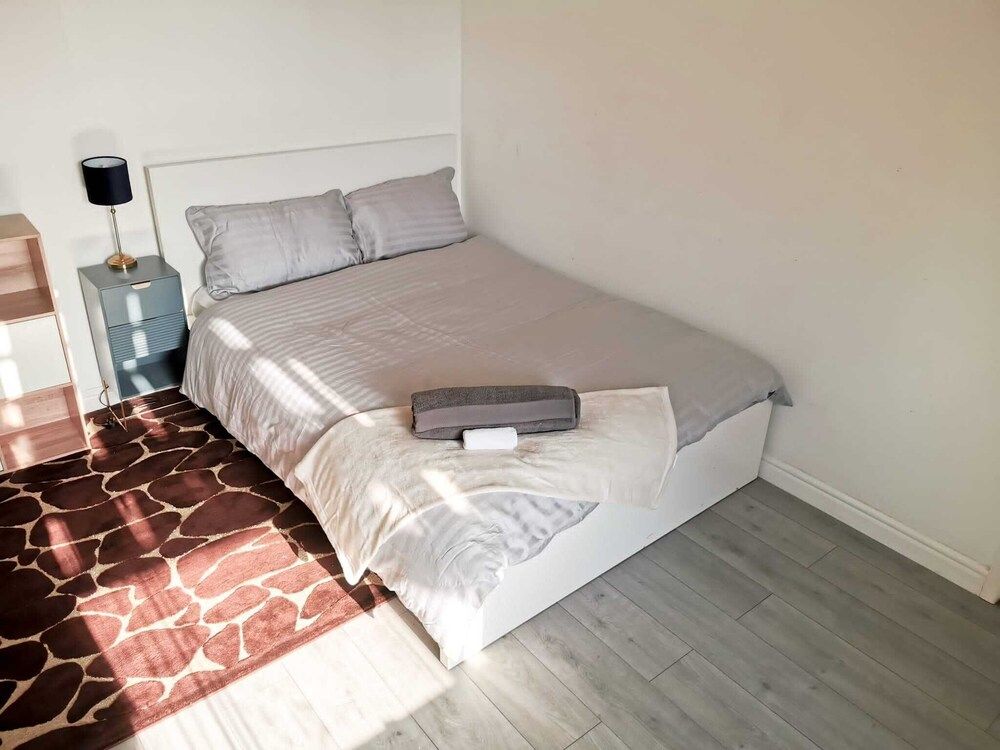 undefined Charming 4-bed House in Manchester 9