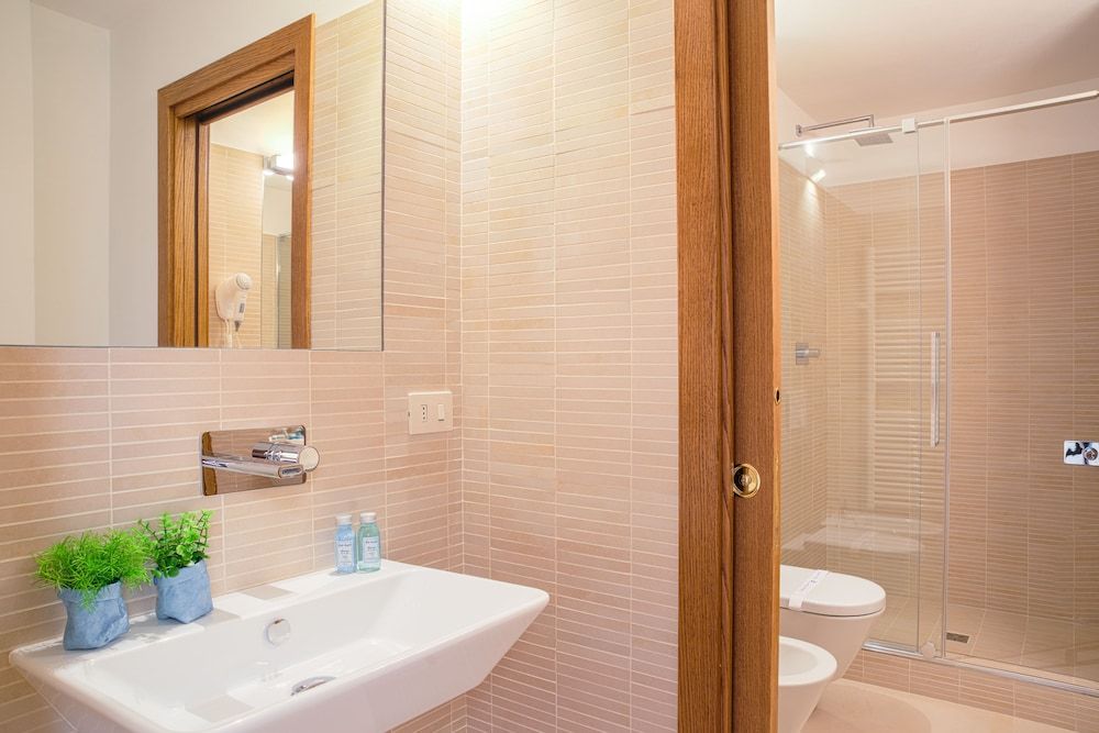 Beautiful Ronco Loft Apartment, 2 Bedrooms 13