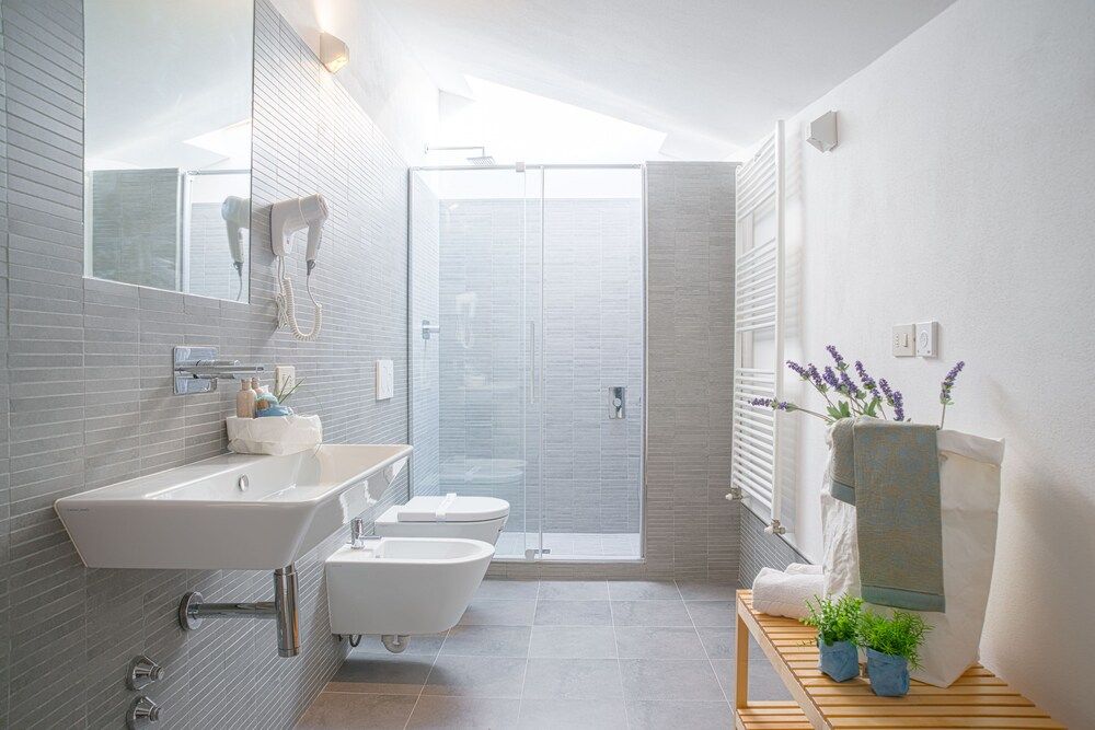 Beautiful Ronco Loft Apartment, 2 Bedrooms 12