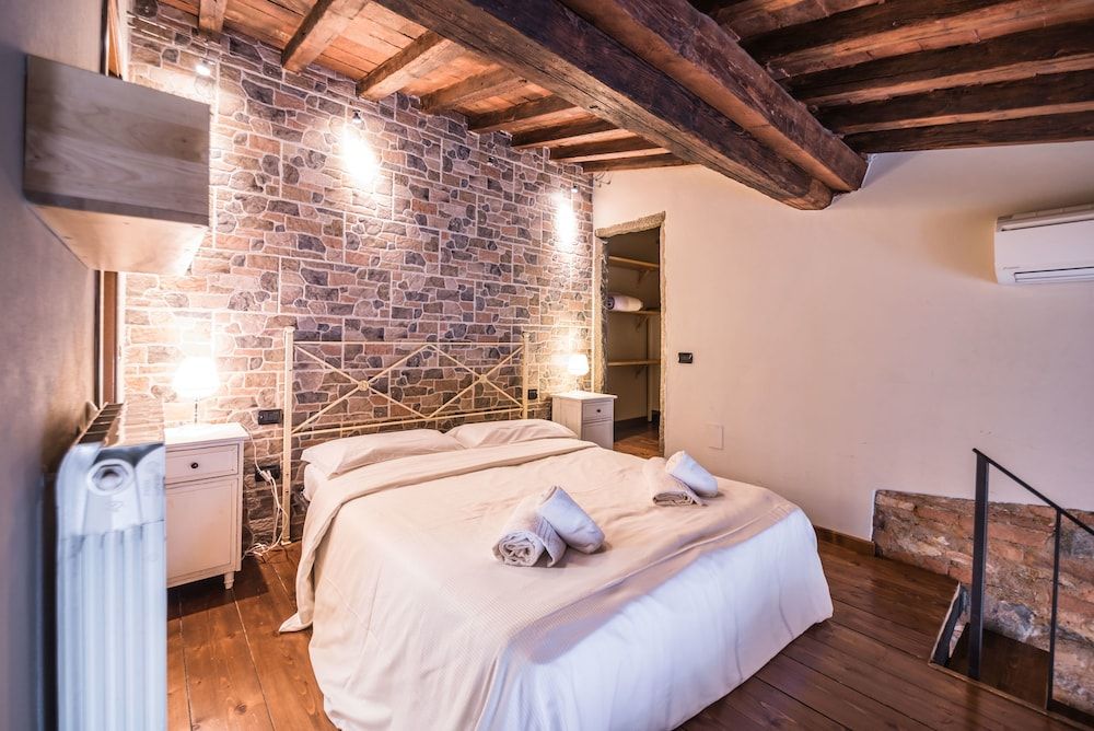 undefined A Few Steps to The Duomo Perfect 1BD Apt 2