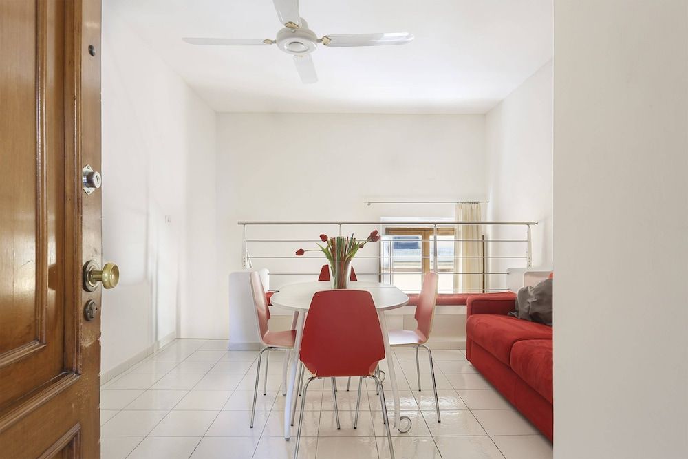 Little Gem located few meters from Duomo Romantic Apartment, 1 Double Bed with Sofa bed, Non Smoking 10