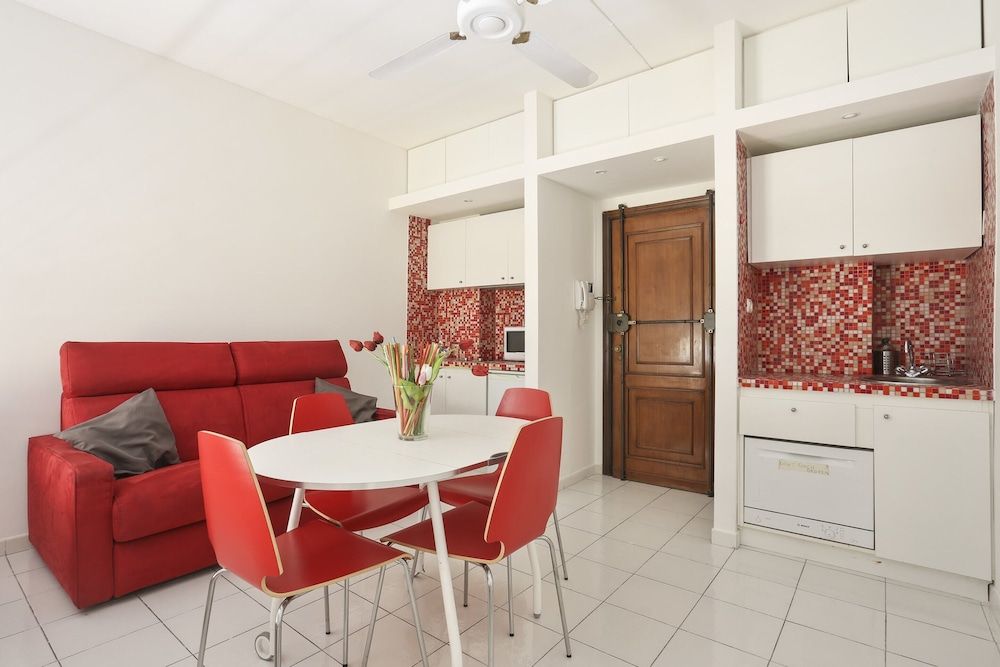 Little Gem located few meters from Duomo Romantic Apartment, 1 Double Bed with Sofa bed, Non Smoking 9