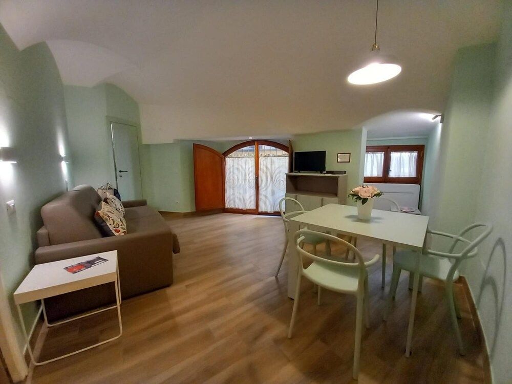 undefined Ramaglianti Apartment 8