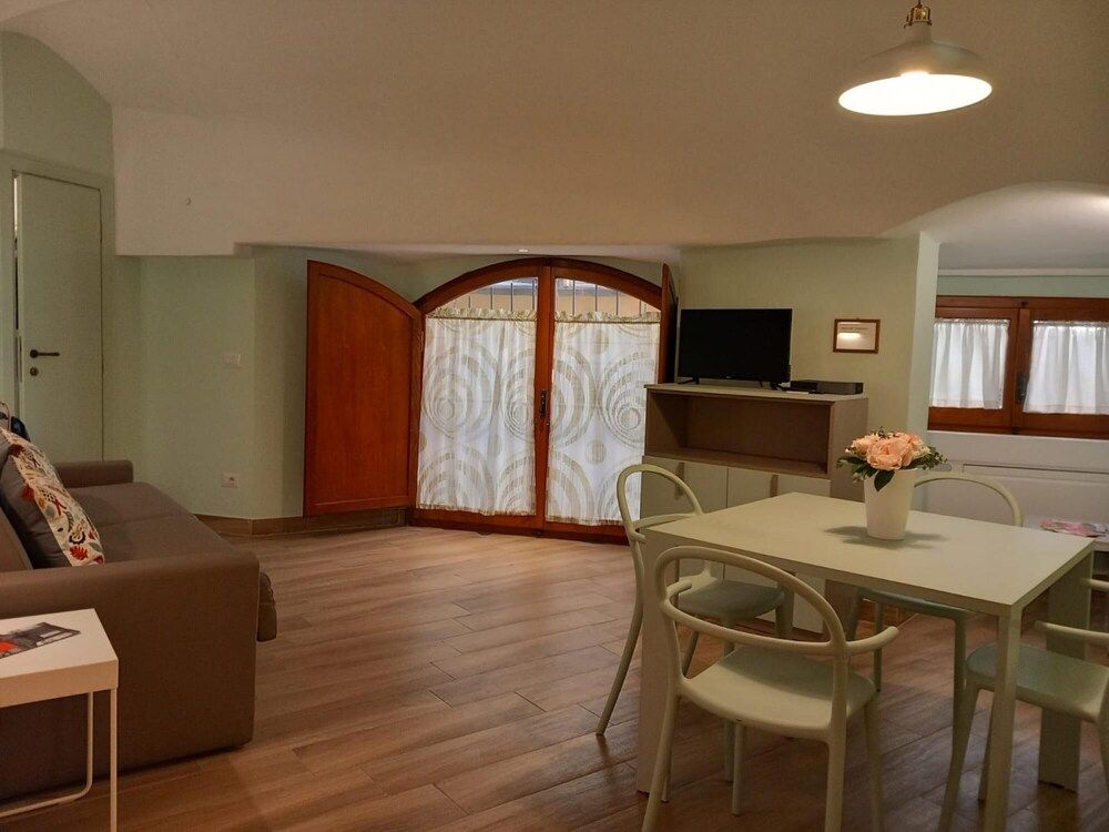 undefined Ramaglianti Apartment 6