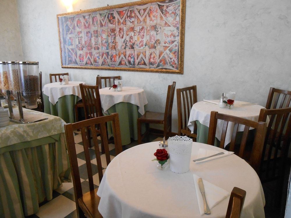 undefined Hotel Giglio 9