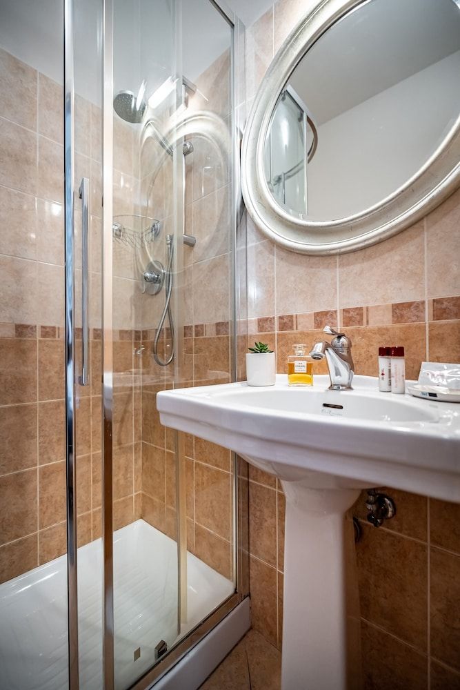 Maison Pitti Florence Superior Double Room 21