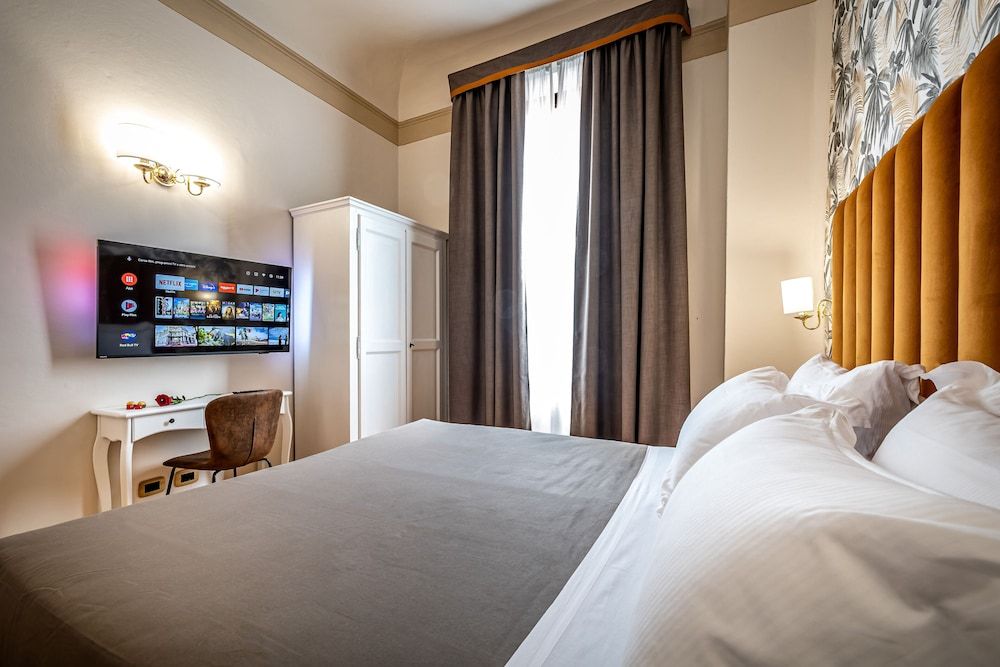 Maison Pitti Florence Superior Double Room 4