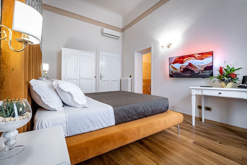 Maison Pitti Florence Superior Double Room 8