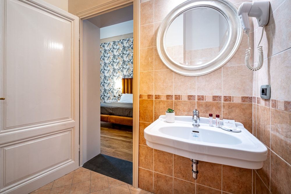 Maison Pitti Florence Superior Double Room 33