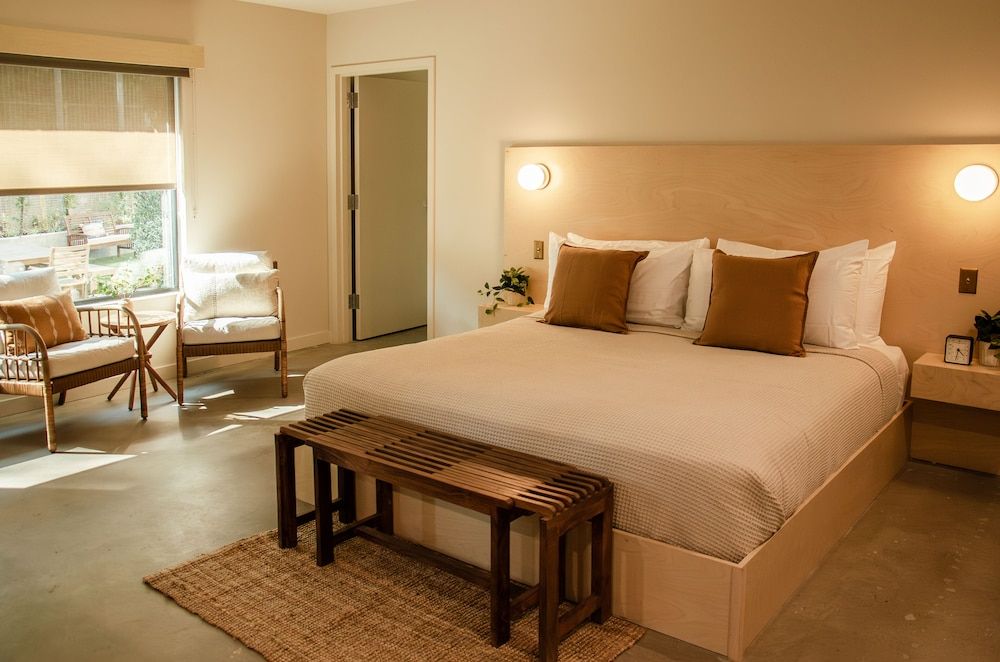 Brut Hotel Stonebreaker 2