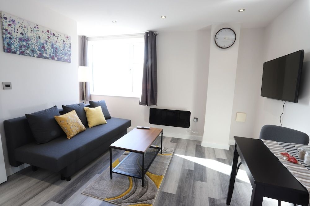 Deluxe Apartment